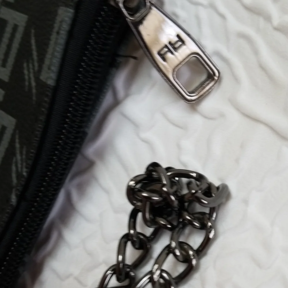 Artigli black gray Wristlet with chain